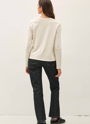 GARMENT WASHED COTTON LONG SLEEVE BASIC TOP: Black / M
