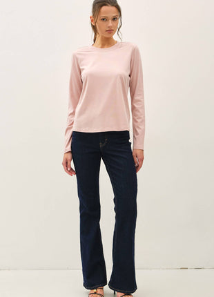 GARMENT WASHED COTTON LONG SLEEVE BASIC TOP: Black / S