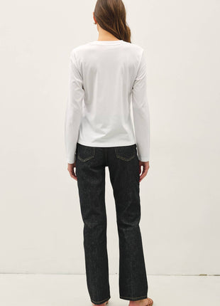 GARMENT WASHED COTTON LONG SLEEVE BASIC TOP: Black / S