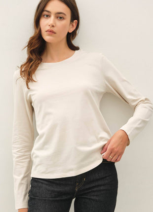 GARMENT WASHED COTTON LONG SLEEVE BASIC TOP: Black / S