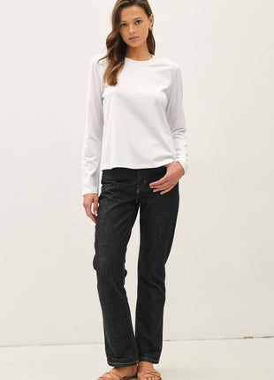 GARMENT WASHED COTTON LONG SLEEVE BASIC TOP: Black / M