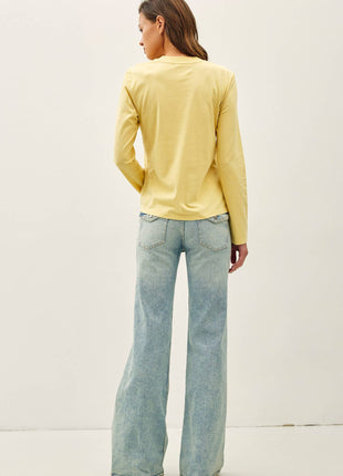 GARMENT WASHED COTTON LONG SLEEVE BASIC TOP: Black / M