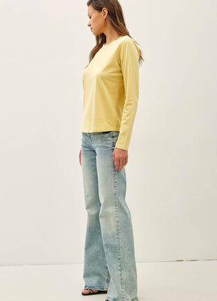 GARMENT WASHED COTTON LONG SLEEVE BASIC TOP: Black / S