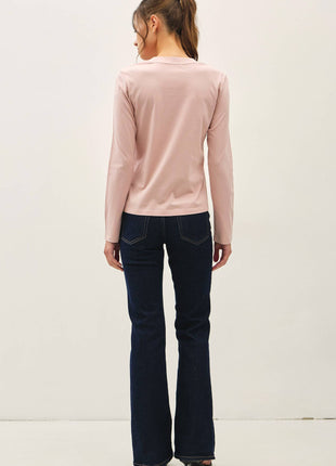 GARMENT WASHED COTTON LONG SLEEVE BASIC TOP: Black / M